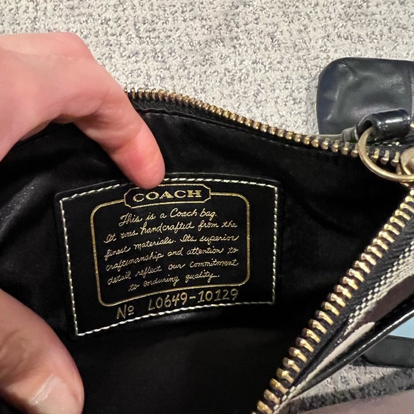 Coach Crossbody Bag - Picture 4 of 4